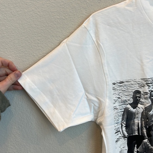 NEW BEST Breezy Excursion La Familia Por Vida Crew Neck Tee Size Small - Picture 5 of 8